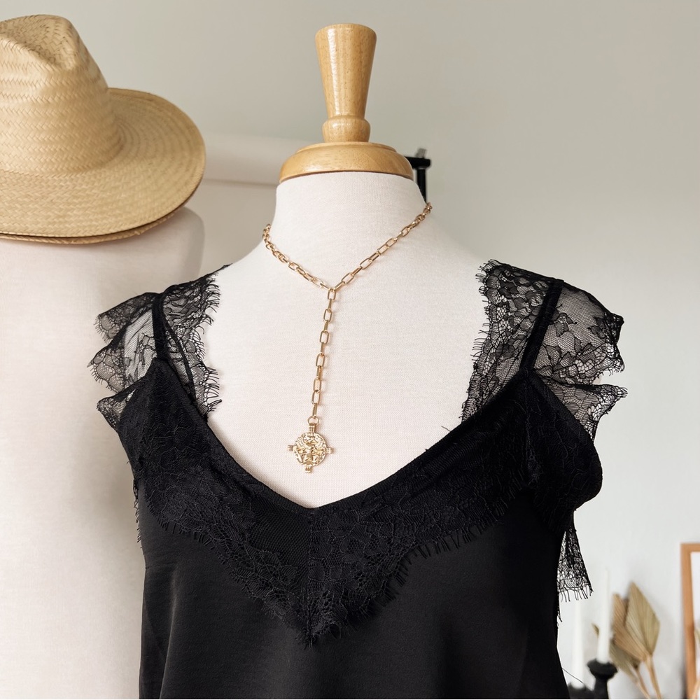 LACED SHOULDER DETAIL DAINTY CAMI TOP - Picture 3 of 6